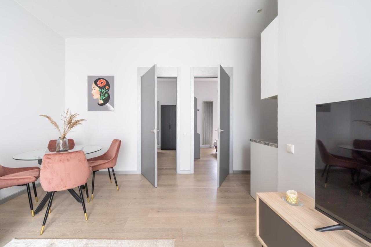 New Comfortable 2 Bedroom W/big Terrace Apartment