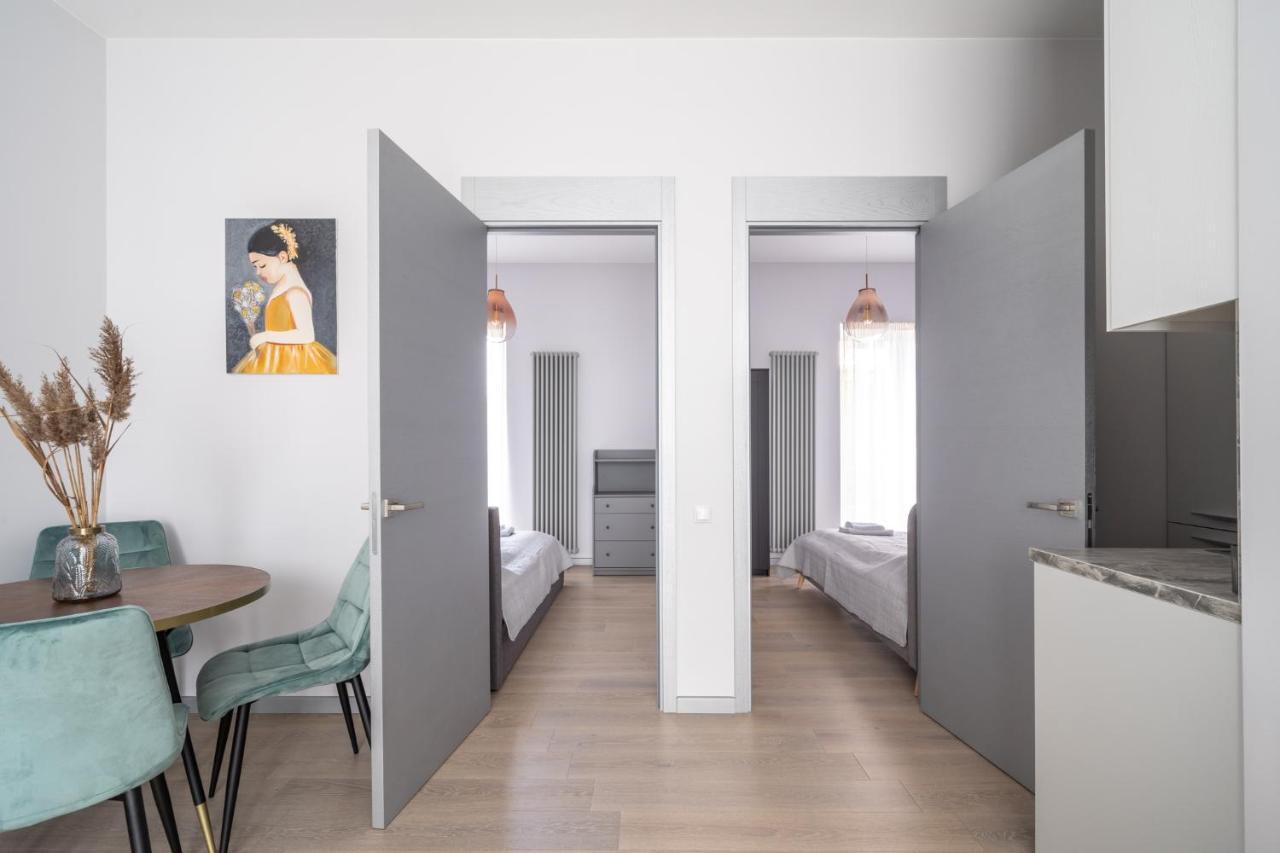 New Comfortable 2 Bedroom W/big Terrace Apartment *